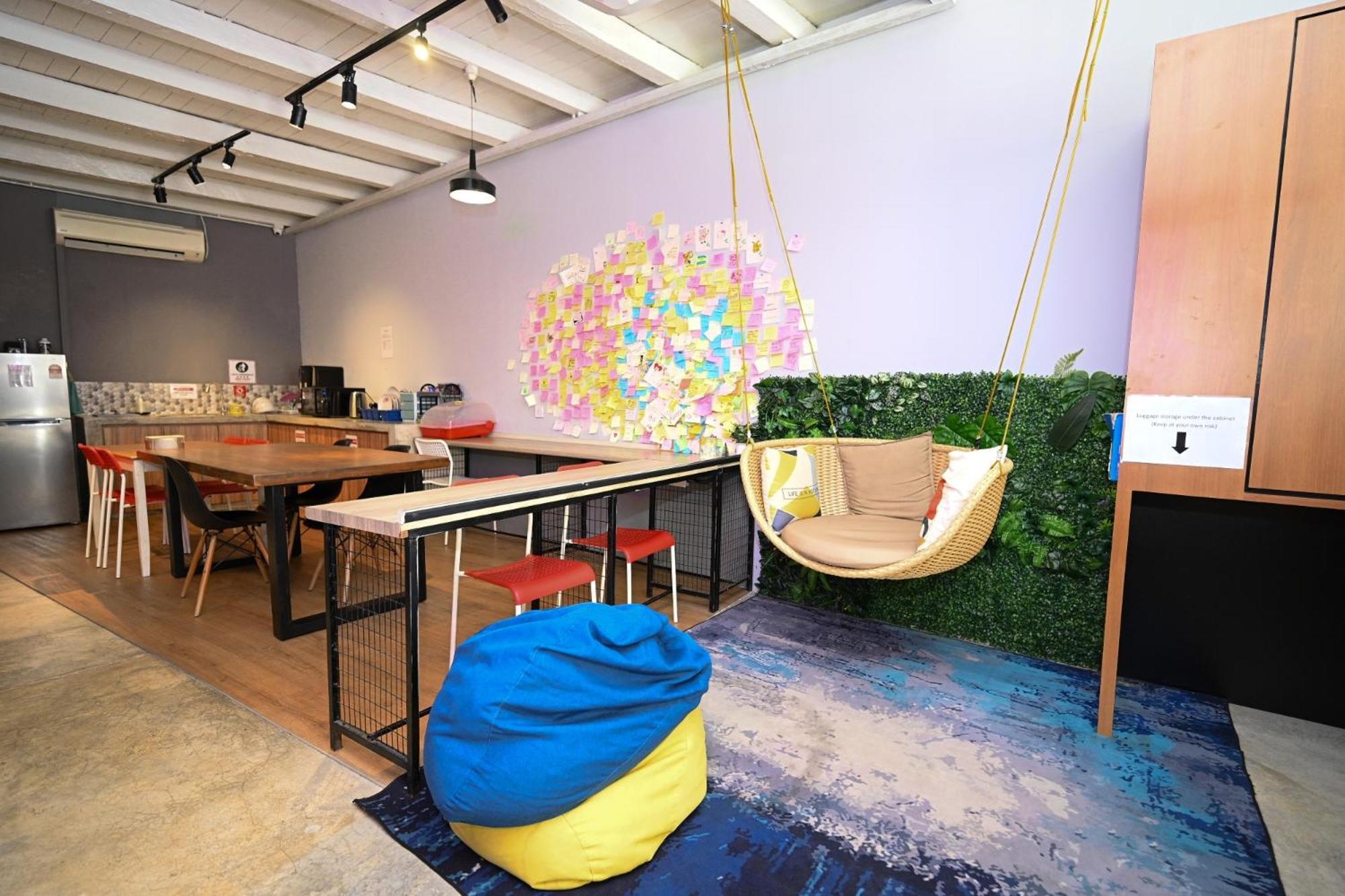 Swing & Pillows @ Beach Street George Town Bagian luar foto